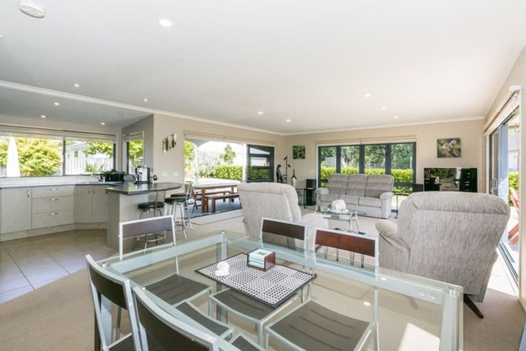 Photo of property in 16 Airini Road, Waimarama, Havelock North, 4294