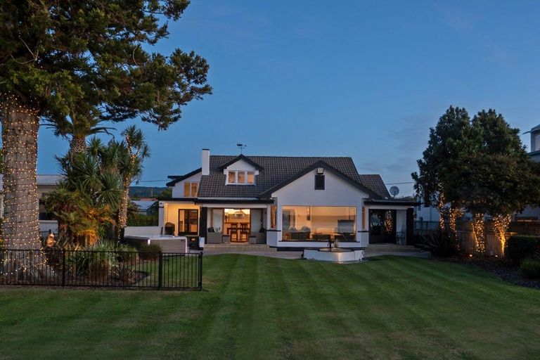 Photo of property in 25 Willow Avenue, Hannahs Bay, Rotorua, 3010