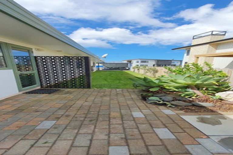 Photo of property in 130 Bream Bay Drive, Ruakaka, 0116