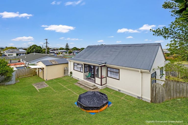Photo of property in 214 Puriri Street, Castlecliff, Whanganui, 4501
