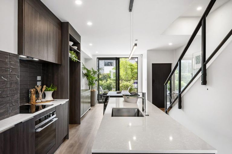 Photo of property in 2/19 Windlass Street, Long Bay, Auckland, 0630