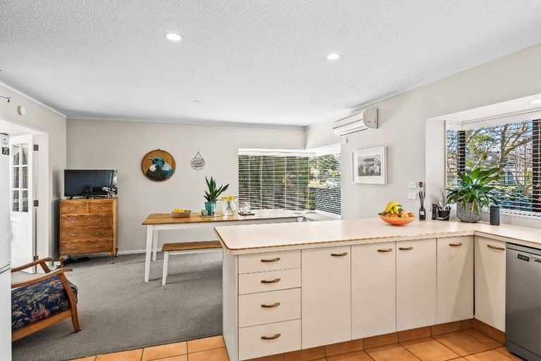 Photo of property in 31 Hadleigh Court, Paraparaumu, 5032