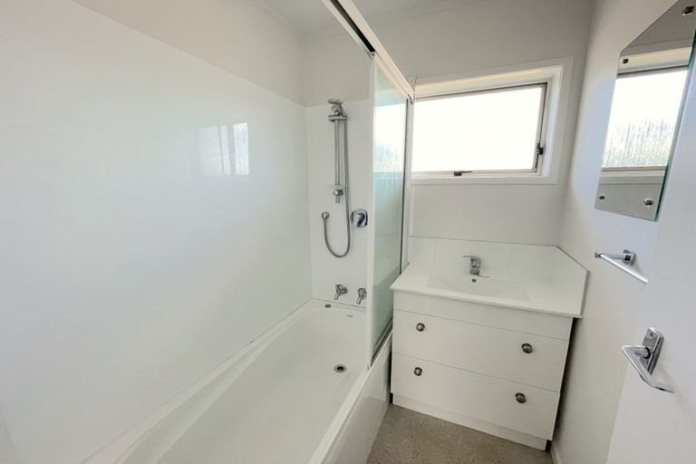 Photo of property in 2/31 Salamanca Road, Sunnynook, Auckland, 0620