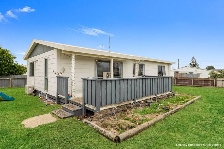 Photo of property in 10 Cornfoot Street, Castlecliff, Whanganui, 4501