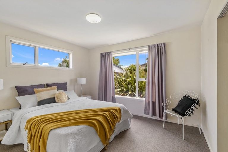 Photo of property in 472 Mairehau Road, Parklands, Christchurch, 8083