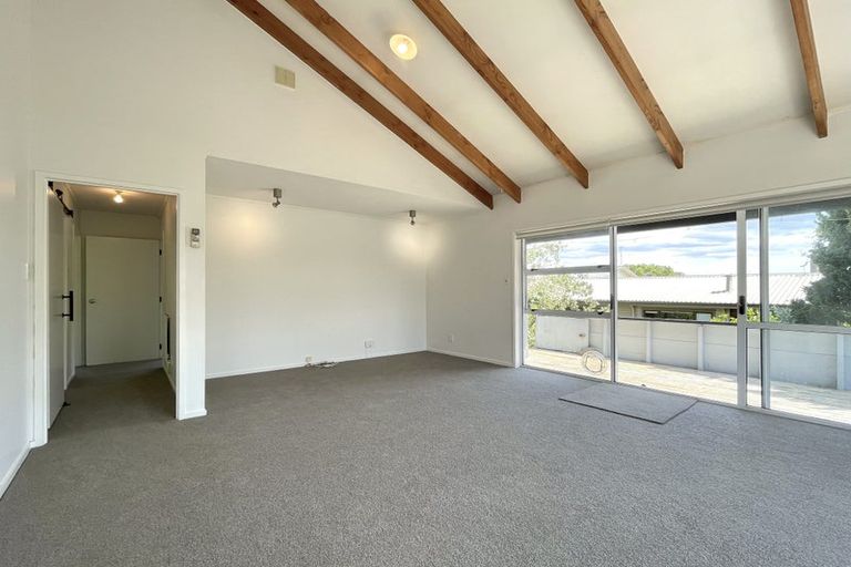 Photo of property in 10 Brian Crescent, Stanmore Bay, Whangaparaoa, 0932