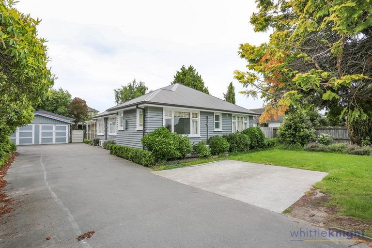 Photo of property in 124 Memorial Avenue, Burnside, Christchurch, 8053