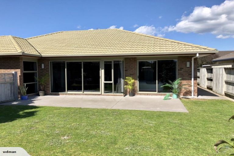 Photo of property in 2 Sophies Way, Papamoa Beach, Papamoa, 3118