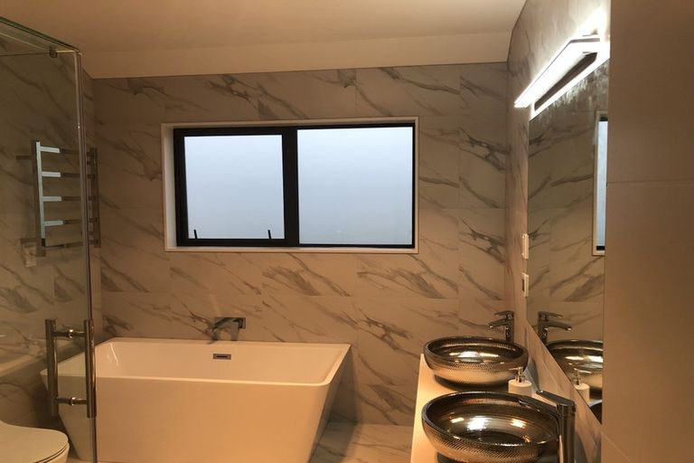 Photo of property in 41 Toanui Road, Hobsonville, Auckland, 0616