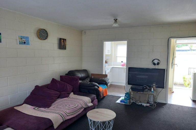 Photo of property in 6/42 Sheridan Drive, New Lynn, Auckland, 0600