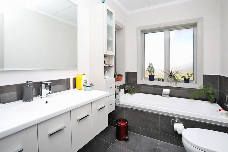 Photo of property in 4 Whitelaw Road, Waianiwa, Invercargill, 9874