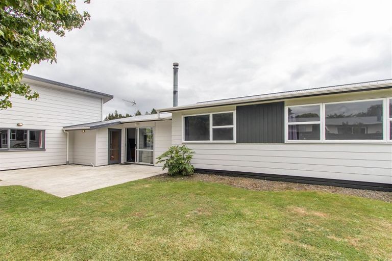 Photo of property in 5 Tainui Terrace, Inglewood, 4330