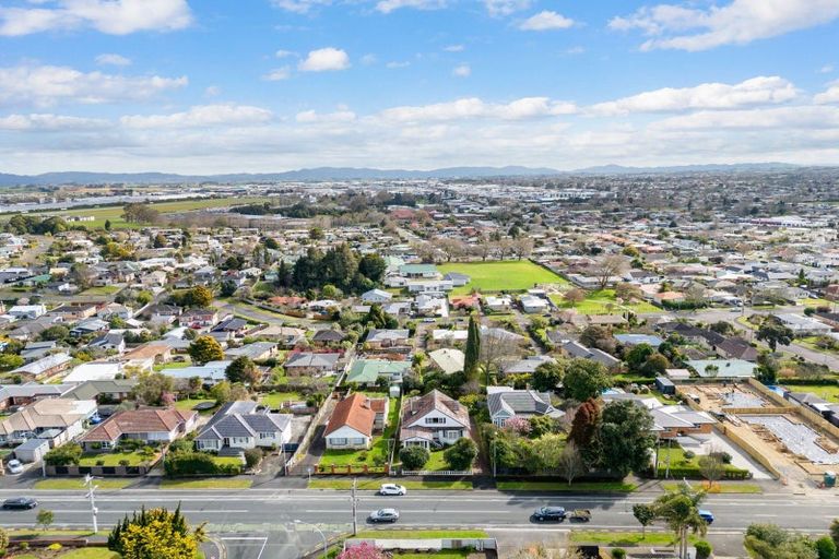 Photo of property in 52 Forest Lake Road, Forest Lake, Hamilton, 3200