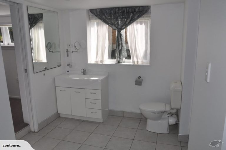 Photo of property in 1/9 Newhaven Terrace, Mairangi Bay, Auckland, 0630