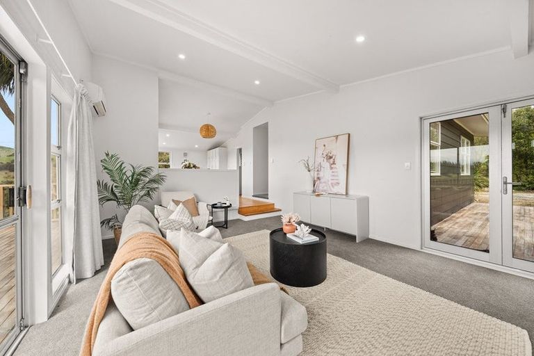 Photo of property in 307 Ruakokoputuna Road, Ruakokoputuna, Martinborough, 5781