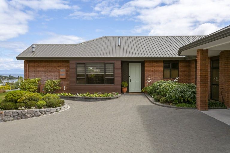 Photo of property in 80 Harvey Street, Waipahihi, Taupo, 3330
