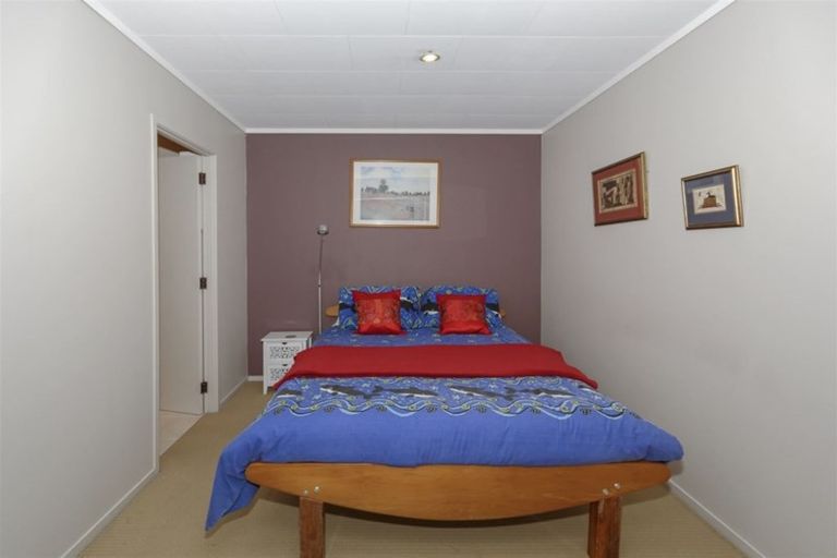 Photo of property in 1/20 Merchant Avenue, Te Atatu South, Auckland, 0610
