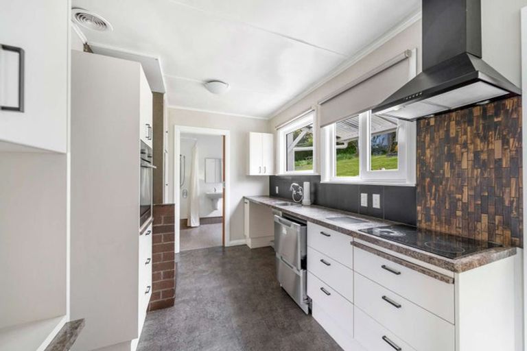 Photo of property in 28 Chatham Street, Waihola, Milton, 9073