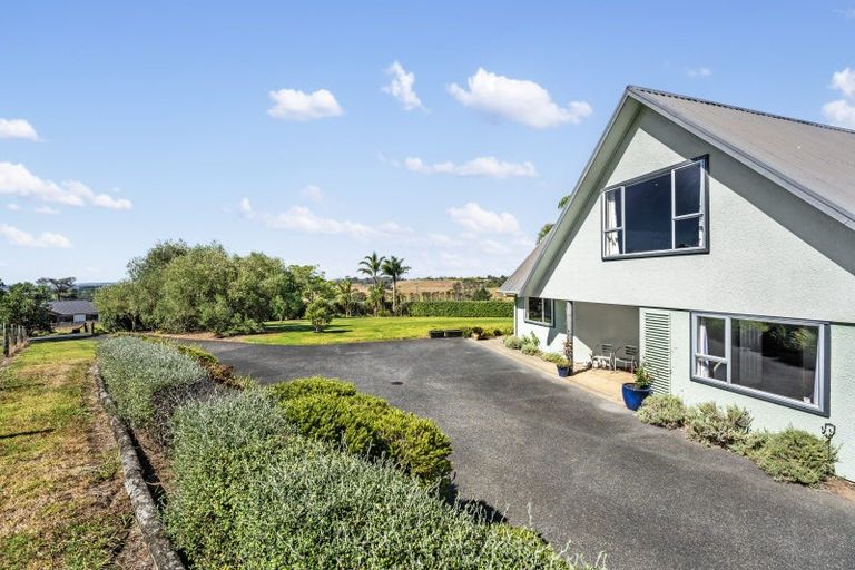 Photo of property in 221 Amreins Road, Taupaki, Henderson, 0782