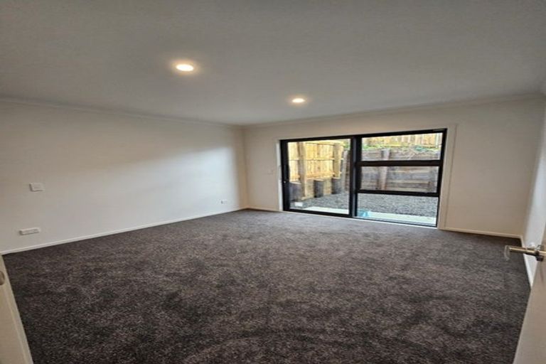Photo of property in 141a-d Bedford Street, Cannons Creek, Porirua, 5024