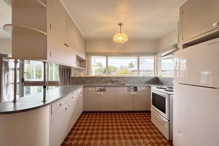 Photo of property in 8 Fatima Street, Redwood, Christchurch, 8051