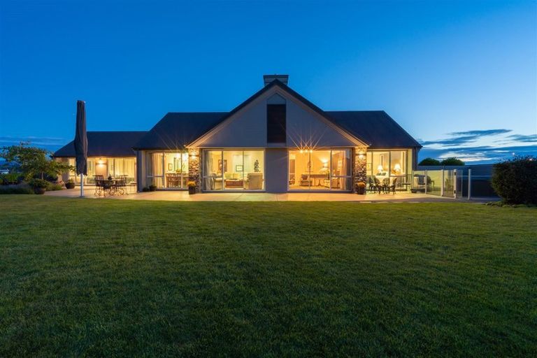 Photo of property in 140 Howden Street, Te Anau, 9600