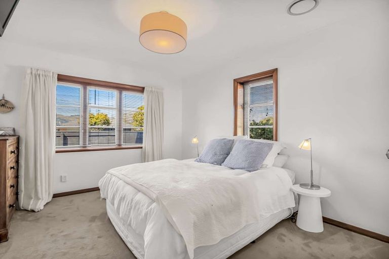 Photo of property in 121 Selwyn Street, Somerfield, Christchurch, 8024