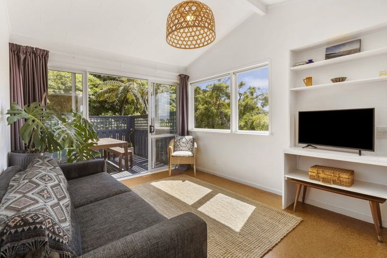 Photo of property in 58 Homewood Crescent, Karori, Wellington, 6012