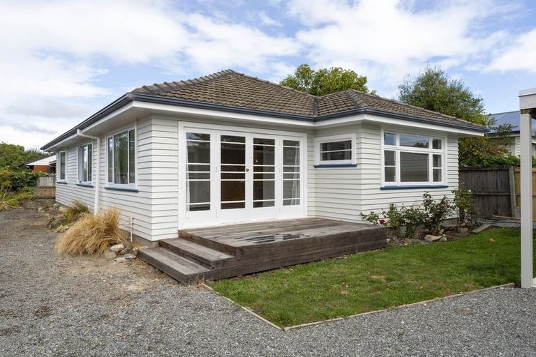 Photo of property in 1/43 Aorangi Road, Bryndwr, Christchurch, 8053