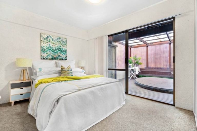 Photo of property in 59 Luton Avenue, Sunnyhills, Auckland, 2010