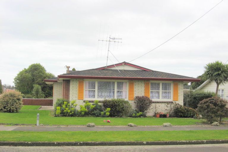 Photo of property in 37 Princes Street, Levin, 5510