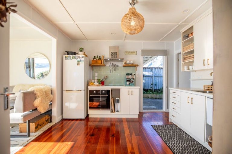 Photo of property in 37 Bay View Road, Raglan, 3225