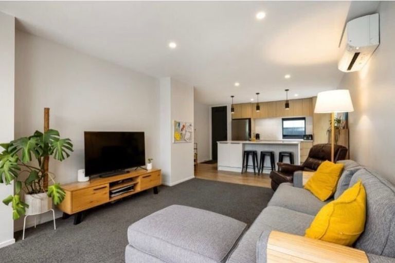 Photo of property in 2/12 Hume Street, Sydenham, Christchurch, 8023