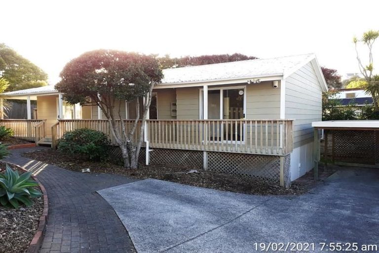 Photo of property in 2/22 Neptune Avenue, Beach Haven, Auckland, 0626