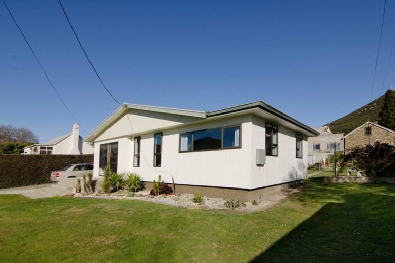 Photo of property in 85 Cheviot Street, Roxburgh, 9500