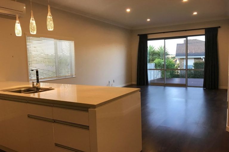 Photo of property in 48 Butler Stoney Crescent, Silverdale, 0932