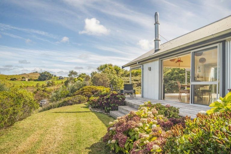 Photo of property in 241d Heatley Road, Whakapirau, Maungaturoto, 0583