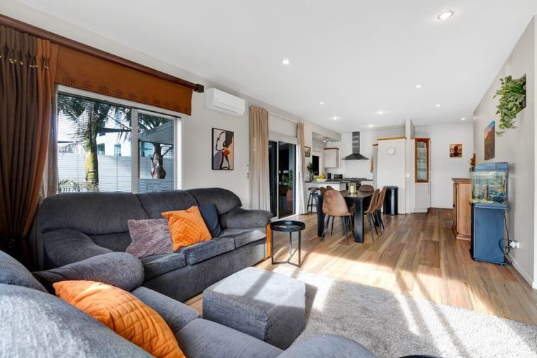 Photo of property in 10 Caledonia Place, Highlands Park, New Plymouth, 4312