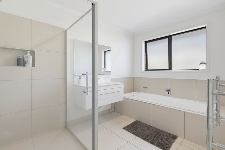 Photo of property in 5 Tavarnya Way, Patumahoe, Pukekohe, 2679