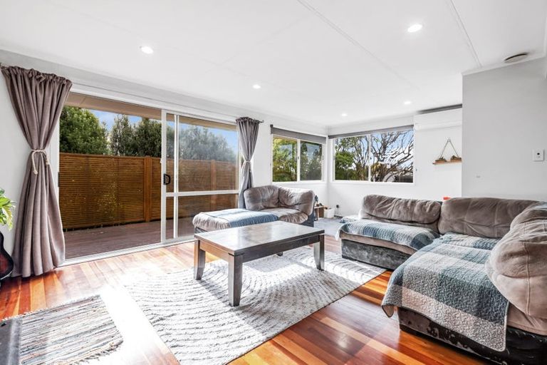 Photo of property in 8 Tawa Place, Waiuku, 2123