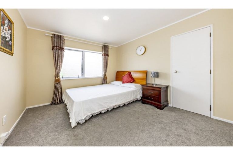 Photo of property in 147 Millhouse Drive, Golflands, Auckland, 2013