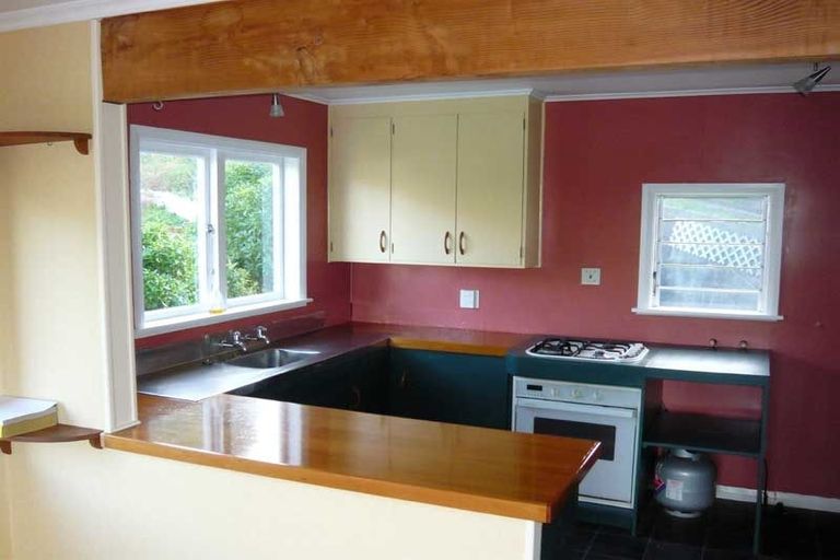 Photo of property in 11 Oku Street, Island Bay, Wellington, 6023