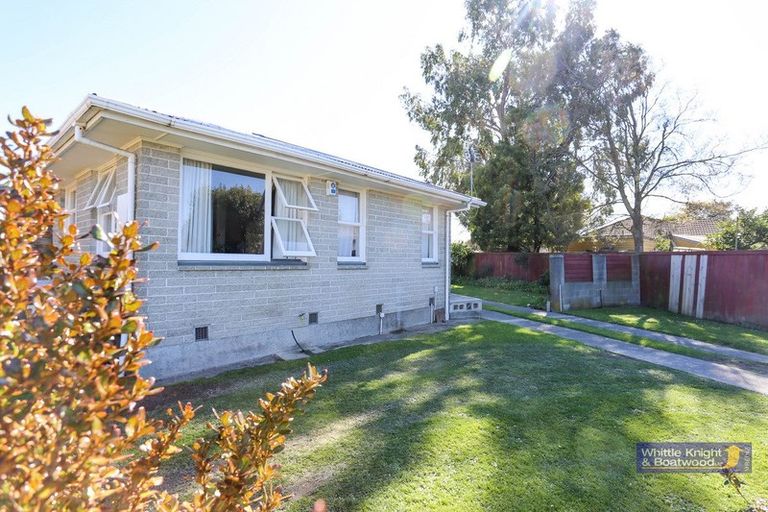 Photo of property in 19 Ian Place, Bishopdale, Christchurch, 8053