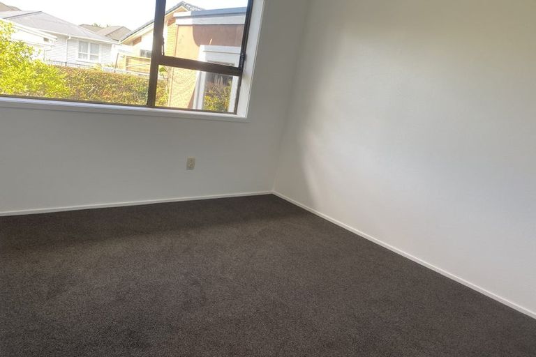Photo of property in 1/25 Lincoln Road, Henderson, Auckland, 0610