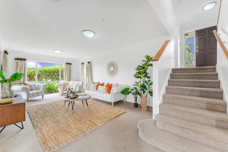 Photo of property in 1 Luna Place, Henderson, Auckland, 0612