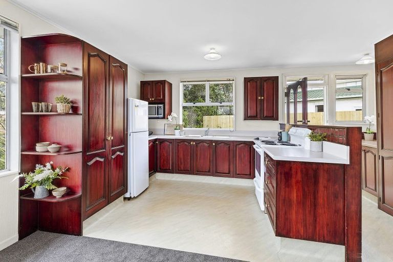 Photo of property in 45 Hiwi Crescent, Titahi Bay, Porirua, 5022