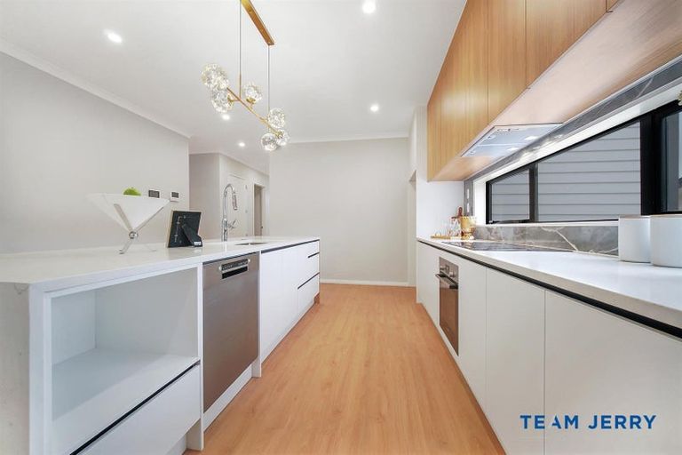 Photo of property in 30 Paihere Street, Huapai, Kumeu, 0810