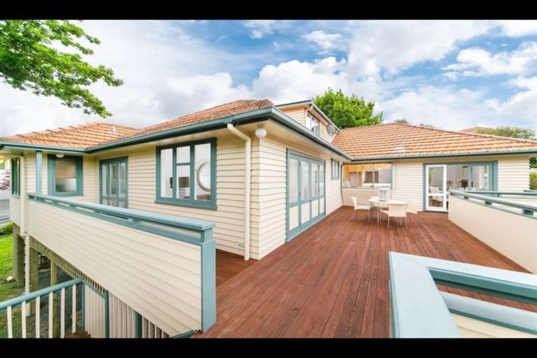 Photo of property in 12 Rossmore Terrace, Murrays Bay, Auckland, 0630