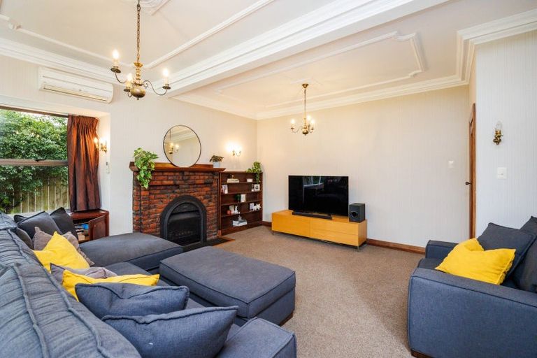 Photo of property in 11 Elmira Avenue, Hokowhitu, Palmerston North, 4410