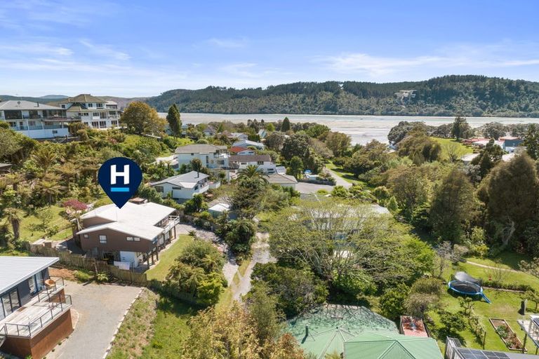 Photo of property in 132 Isabel Street, Whangamata, 3620